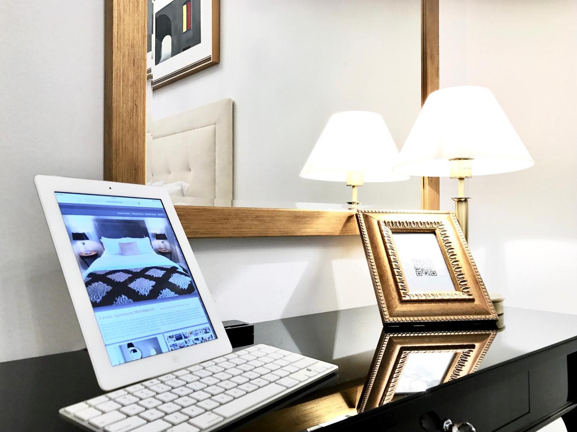 Luxury Apartments Mondrian Market Square III Warszawa Rom bilde